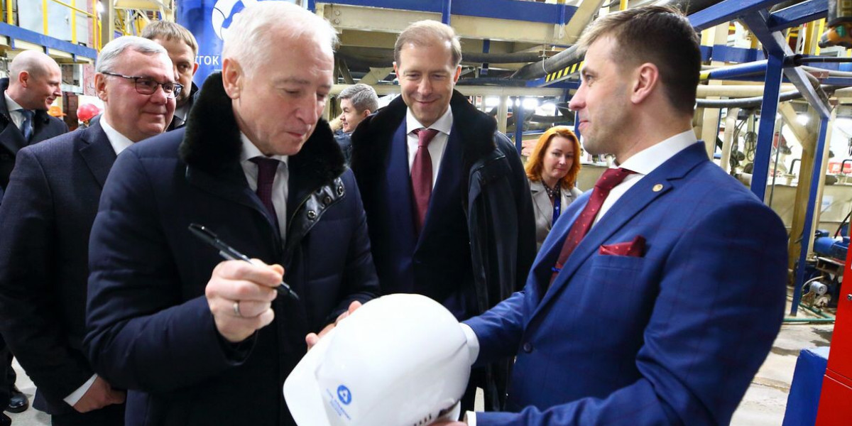 Денис Мантуров и Владимир Мазур открыли на ГОК «Ильменит» новую производственную линию