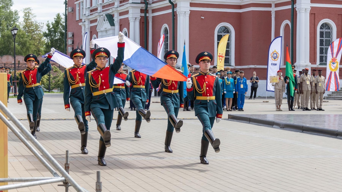 Миляев принял участие в открытии первых международных соревнований воспитанников военных училищ