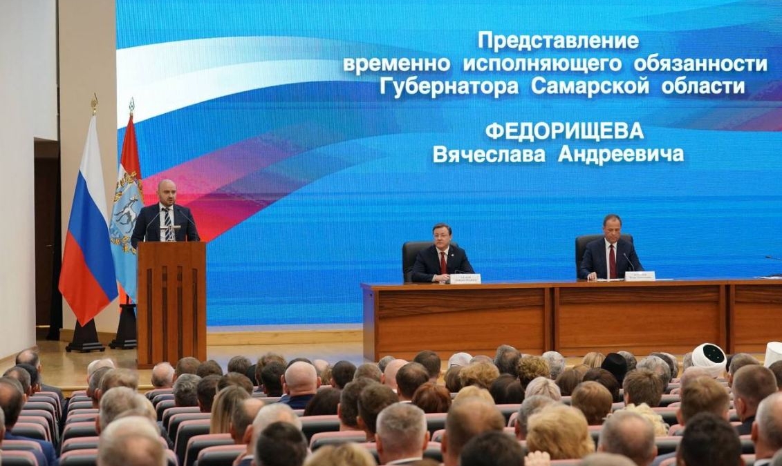 Ровно месяц у руля Самарской области находится самый молодой из руководителей российских регионов
