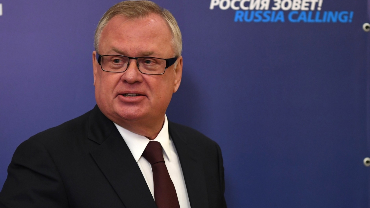 Экономист подверг критике комплименты главе ЦБ России от главы ВТБ Костина