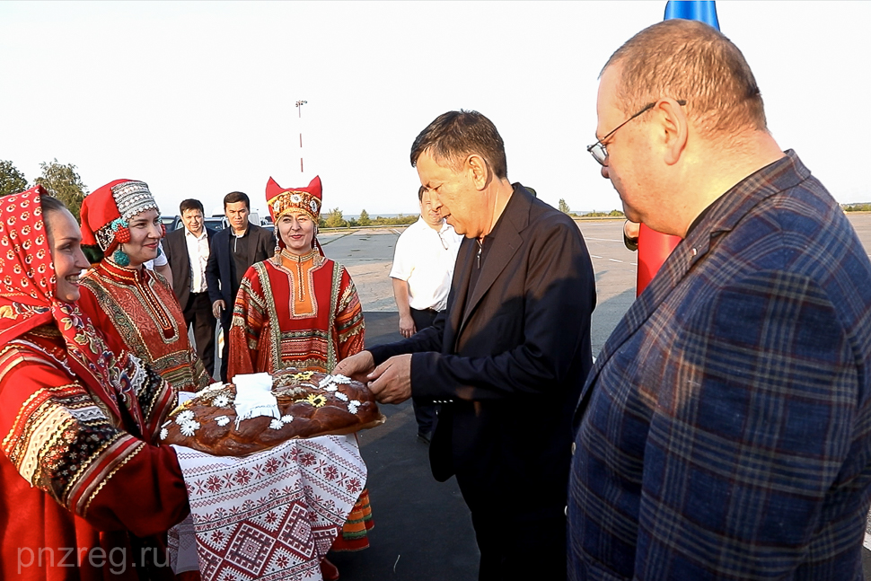 Губернатор Пензенской области и хоким Самаркандской области обсудили перспективы сотрудничества