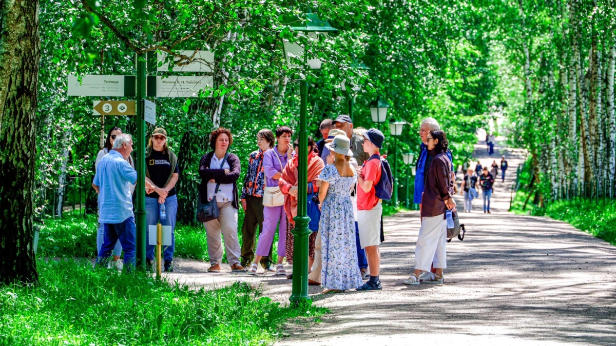 Щекинские химики добрыми делами помогают Ясной Поляне