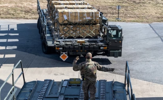 Военный эксперт объяснил, почему США стали выделять меньше помощи Украине