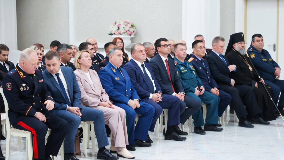 Торжественное мероприятие в честь Дня сотрудника органов внутренних дел состоялось в Южно-Сахалинске