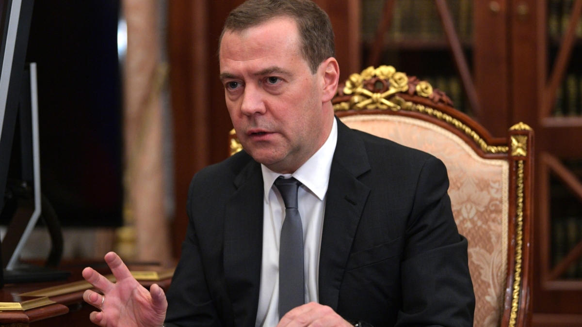 Медведев указал на необходимость ликвидировать заказчиков теракта против начальника войск РХБЗ kremlin.ru