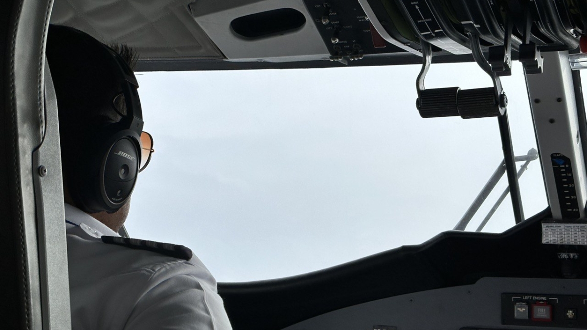 На борту самолета авиакомпании FlyArystan загорелся рюкзак пассажира