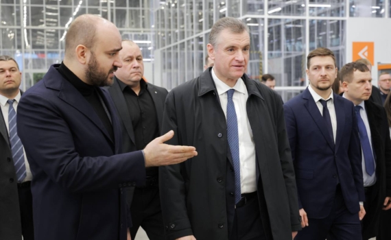 Губернатор Вячеслав Федорищев и председатель ЛДПР Леонид Слуцкий обсудили развитие отрасли БАС на площадке «Транспорта будущего» в Тольятти