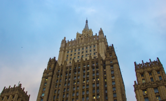 Лидер киевского режима не может дать России гарантий мира, утверждает эксперт