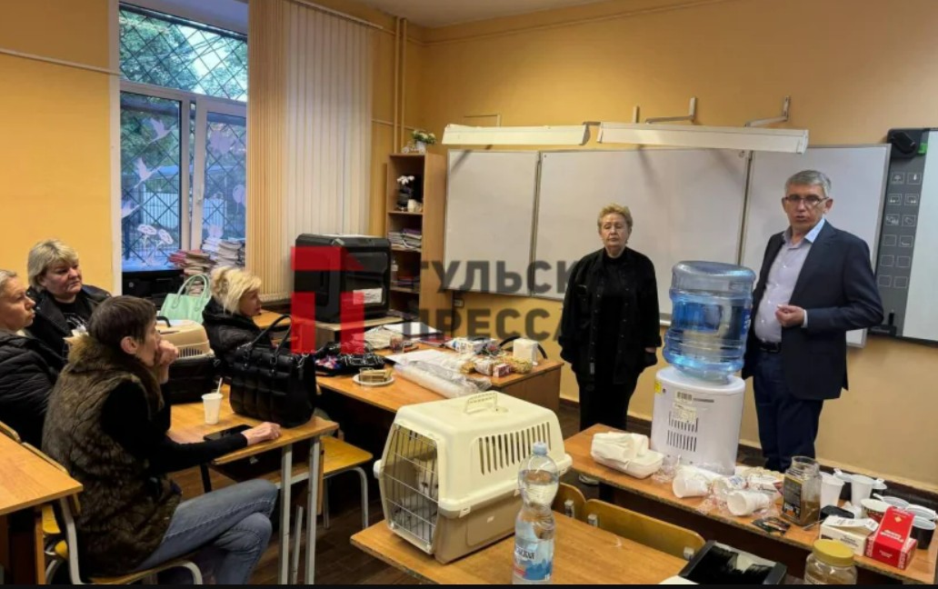 Губернатор Миляев встретился с жильцами поврежденного атакой дрона тульского дома