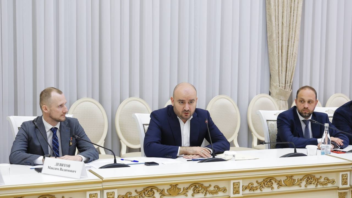 Вячеслав Федорищев встретился с выпускниками первого потока регпрограммы «Школа героев»