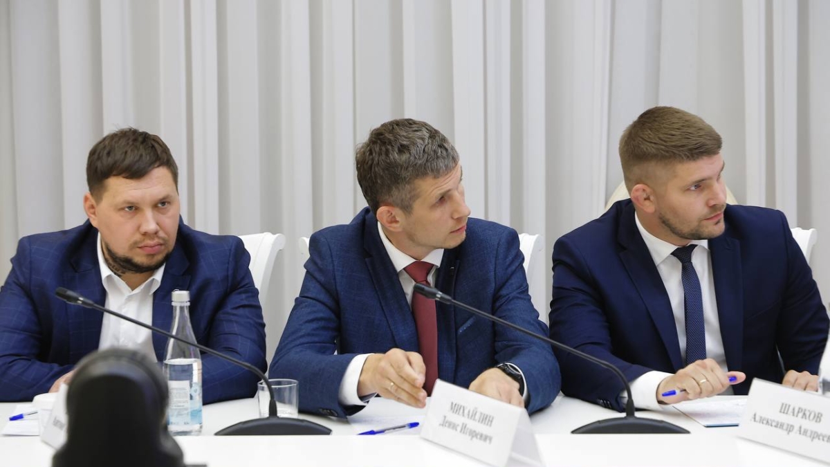 Вячеслав Федорищев встретился с выпускниками первого потока регпрограммы «Школа героев»