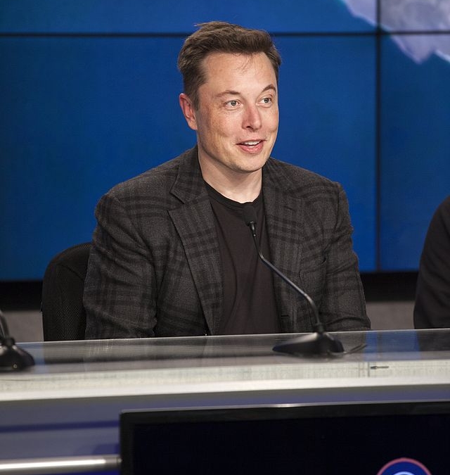 Уход Уолтца меркнет на фоне конфликта Маска с президентом США, заявил эксперт