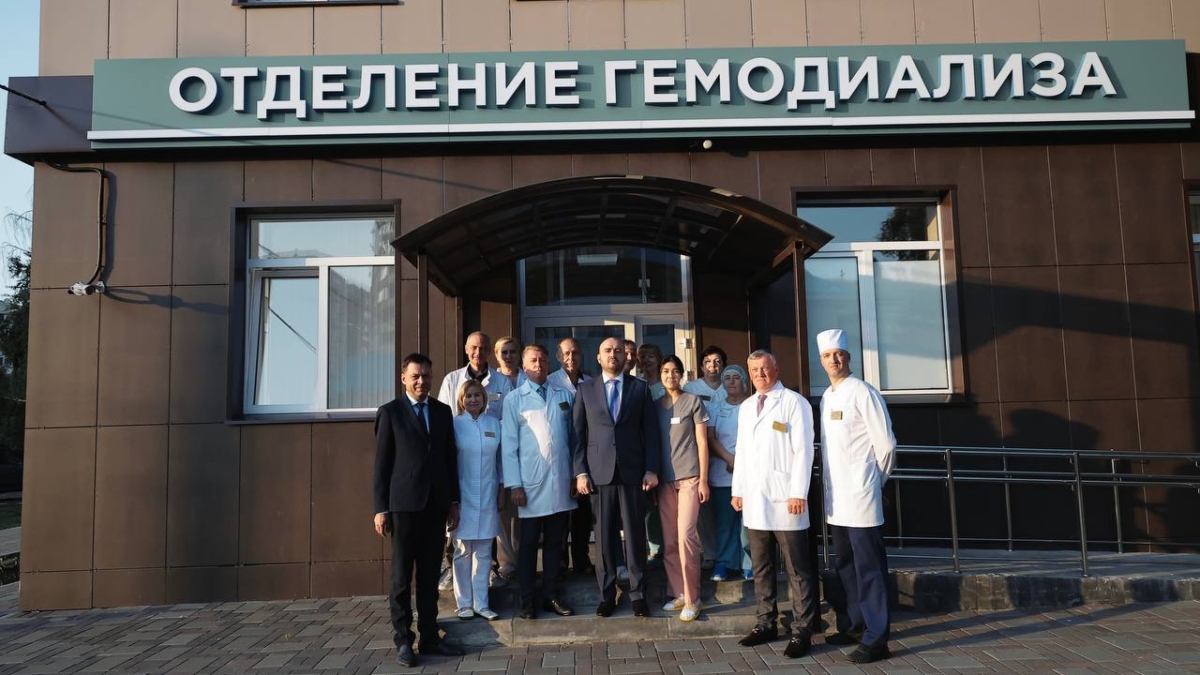 Губернатор Федорищев оценил отремонтированное отделение диализа больницы им.Пирогова в Самаре