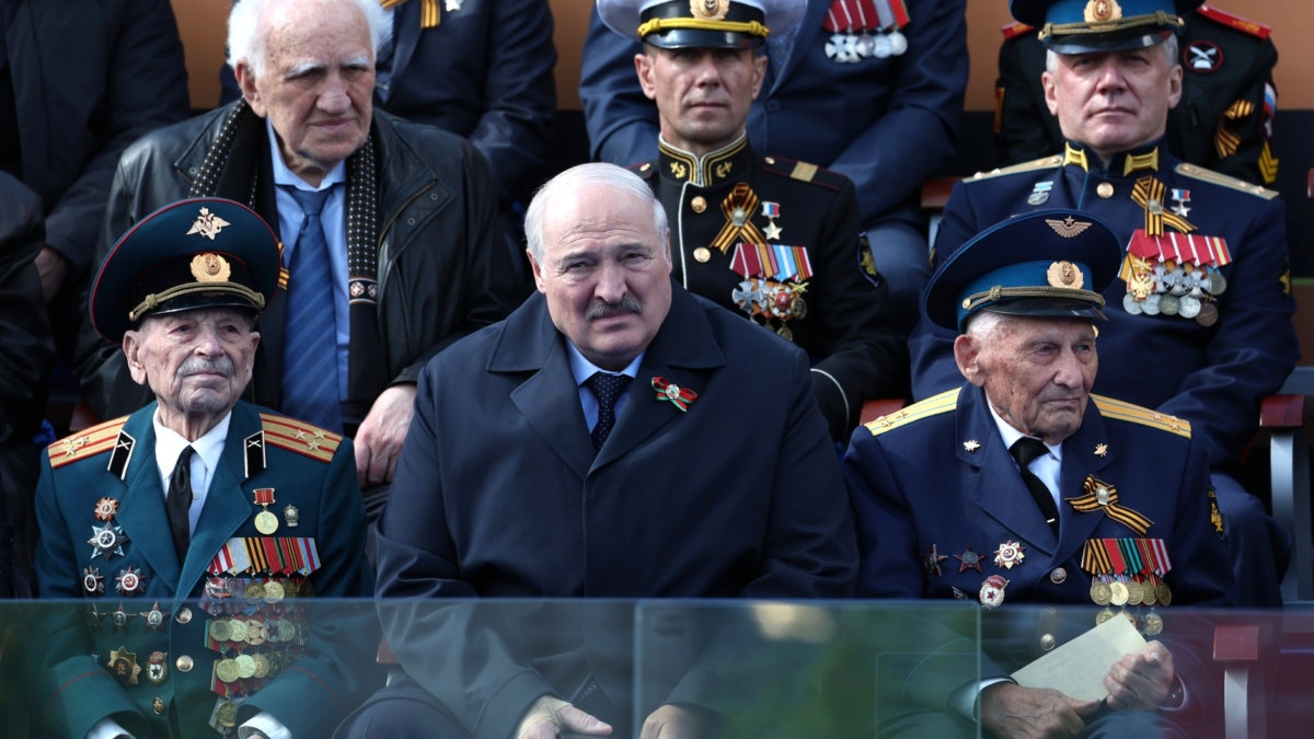 
                                    Тихановский отругал белорусов за 1000 евро: что мешает оппозиционеру дальше бороться с лукашизмом                                                                    
