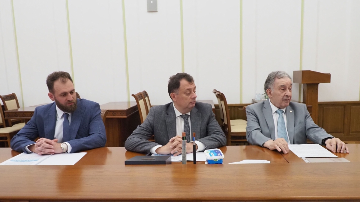 Артем Здунов встретился с руководством группы компаний «Оптикэнерго»
