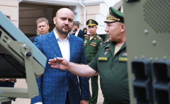Более 900 БПЛА и 5 бронеавтомобилей – Вячеслав Федорищев передал помощь самарским бойцам СВО