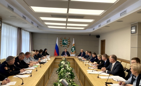 Томские власти, педагоги и силовики обсудили профилактику экстремизма в молодежной среде