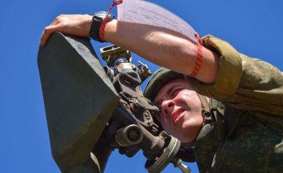 Российский военкор призвал разделить годичный срок срочной службы на четыре года по три месяца