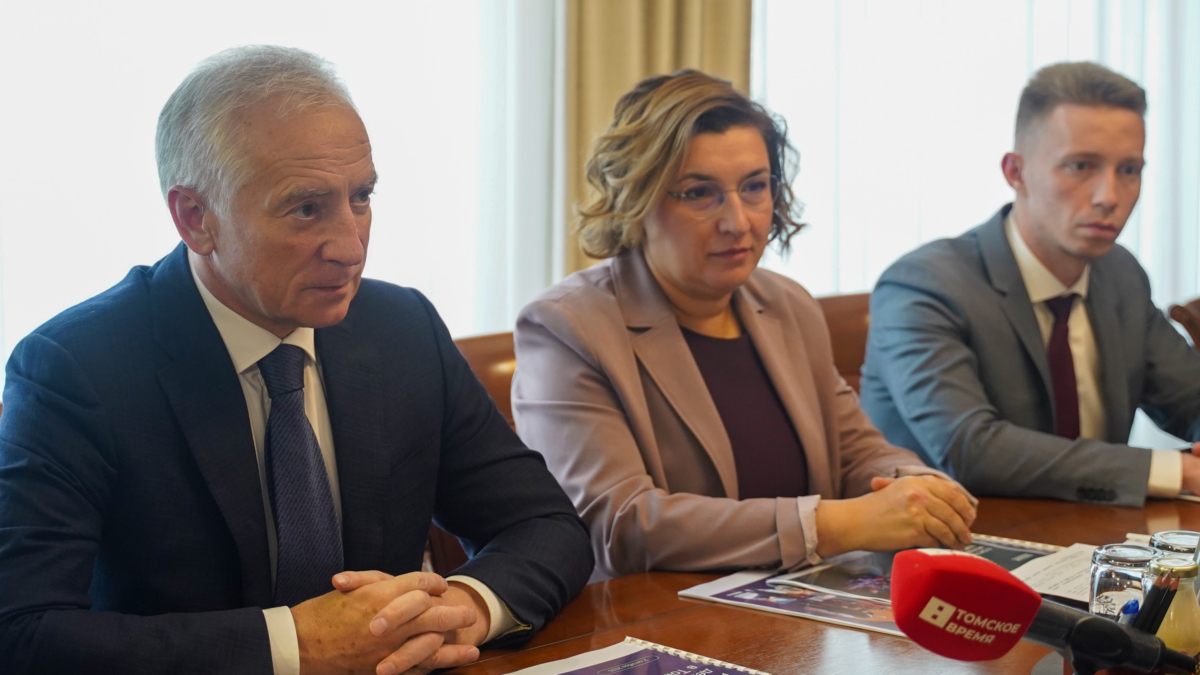 Губернатор Мазур провел рабочую встречу с председателем комитета ГД РФ по молодежной политике