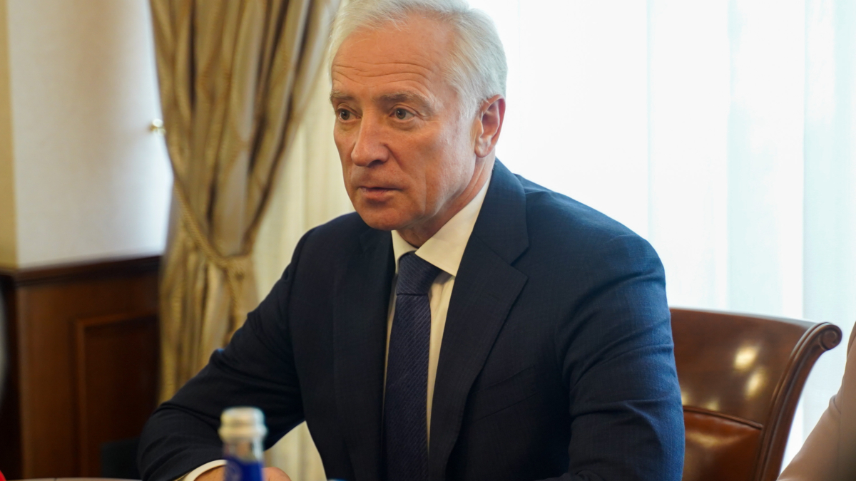 Губернатор Мазур провел рабочую встречу с председателем комитета ГД РФ по молодежной политике