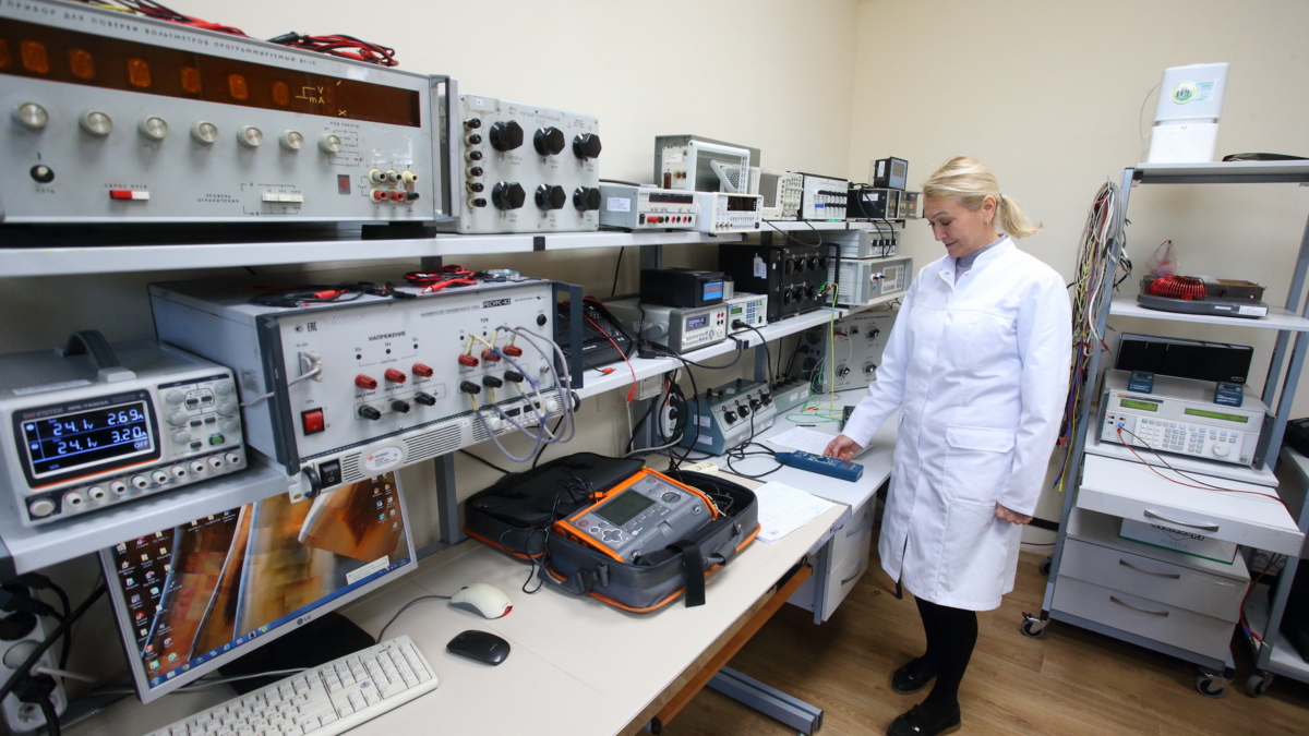 Во Всемирный день стандартов губернатор Владимир Мазур познакомился с работой Томского ЦСМ