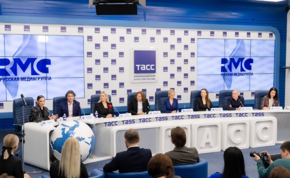 Коллектив «Русского Радио» удостоен награды за вклад в развитие средств массовой информации и многолетнюю плодотворную работу