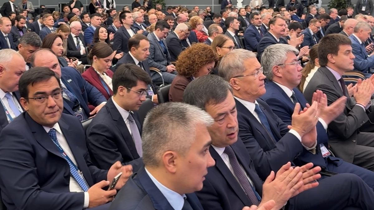 Губернатор Владимир Мазур предложил представителям Узбекистана совместно развивать химпром