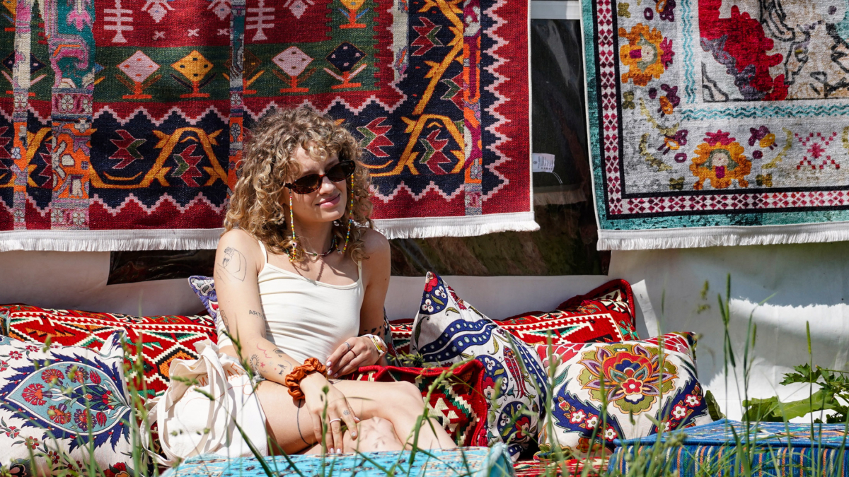 Закат романтичного бохо — мода снова влюбилась в дерзкие 80-е: тренд 2026 года — цвет, плечики, клёш ИА SM-News