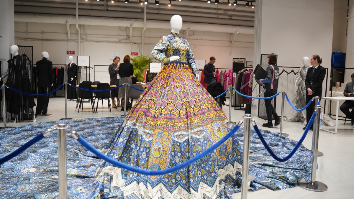 Ателье на кровати: Людмила Гурченко сама создавала уникальные костюмы для сцены и жизни Светлана Мулыкина