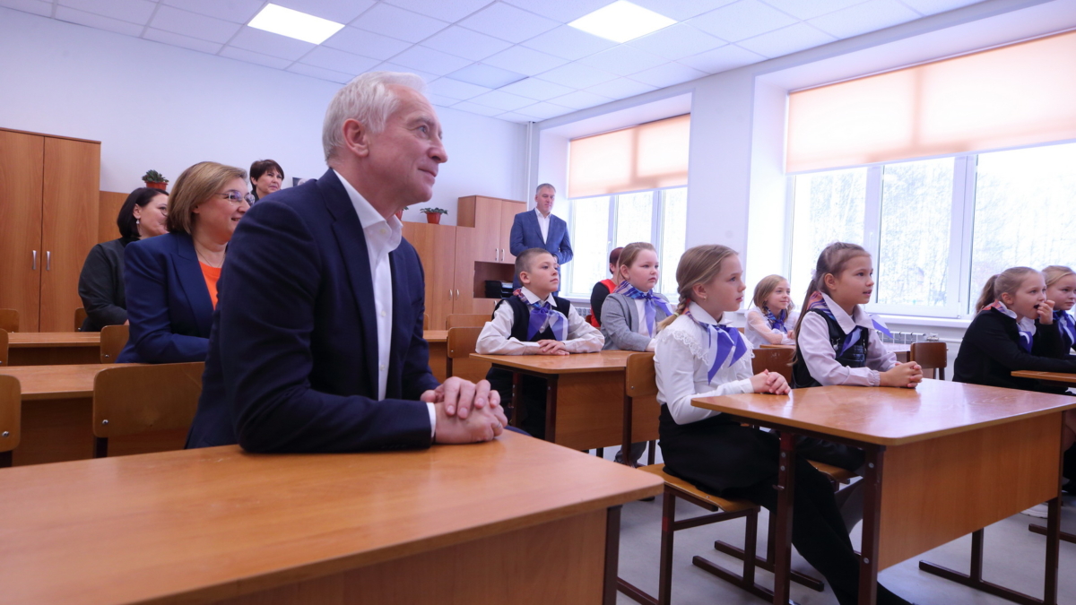 Томский губернатор открыл отремонтированную по нацпроекту школу поселка Улу-Юл