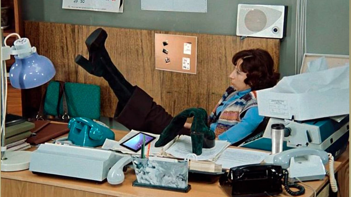 Забудьте о дискомфорте: как пара сапог меняет вашу походку и самоощущение — главные герои зимы Кадр из к/ф