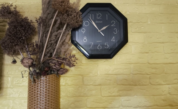 Теплый свет и мягкий плед: секреты уюта, которые спасают от осенне-зимней тоски — милый островок дома