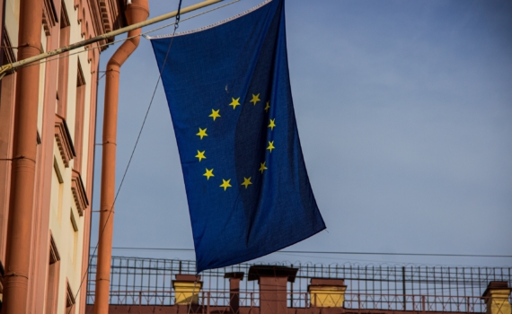 Зависимые от США страны ЕС пытаются вмешаться в мирное урегулирование на