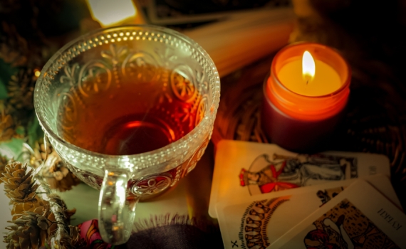 Карта недели 8-14.12.2025 — Туз Мечей: ясность за ретроградным Нептуном — сила мысли и слова