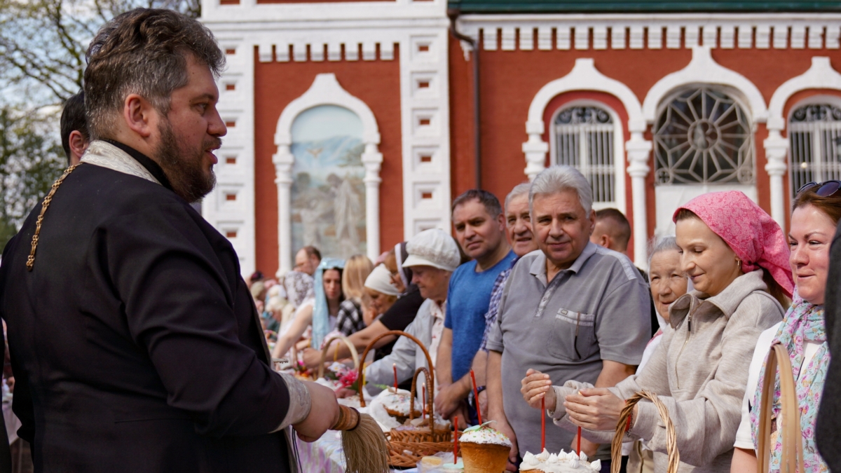 Радикальный исламизм и геттоизация православия стали угрозами нацбезопасности в России, заявил представитель РПЦ Светлана Мулыкина