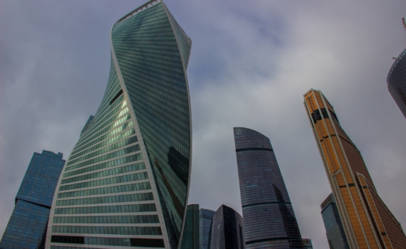 Россия продолжит адаптацию к санкциям через диверсификацию поставок нефти Россия продолжит адаптацию к санкциям через диверсификацию поставок нефти