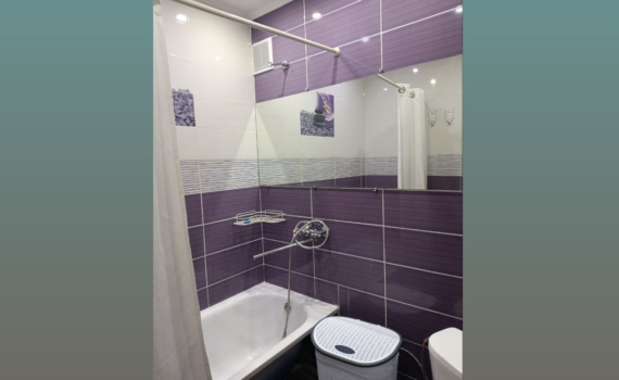 Уборка в ванной, которая не выматывает: лайфхаки для идеальной плитки — мойте правильно, а не часто Уборка в ванной, которая не выматывает: лайфхаки для идеальной плитки — мойте правильно, а не часто