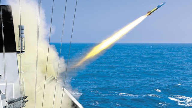 Китай пока не является мировым гегемоном и сознательно уступает США, заявил эксперт Официальный сайт Министерства обороны Китая mod.gov.cn