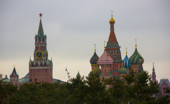 Эксперт: Кремль готов ввести президентско-парламентскую систему управления в стране Эксперт: Кремль готов ввести президентско-парламентскую систему управления в стране