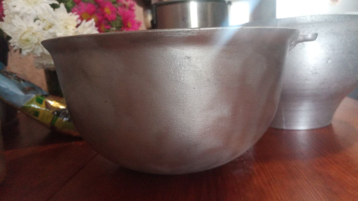 Выбрасываете пригоревшую кастрюлю? Она еще послужит — если знать эти экспресс-методы очистки ИА SM-News