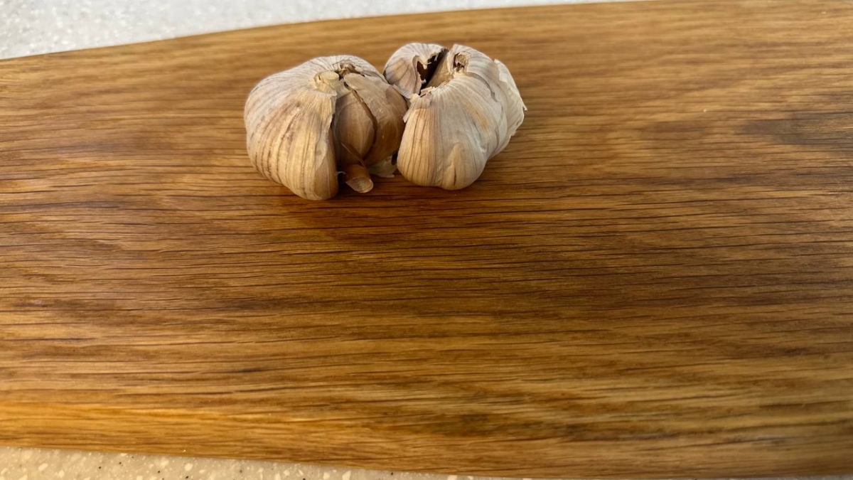 Неожиданный помощник в уборке: кладу зубок чеснока в унитаз на ночь — не могу нарадоваться результату ИА SM-News