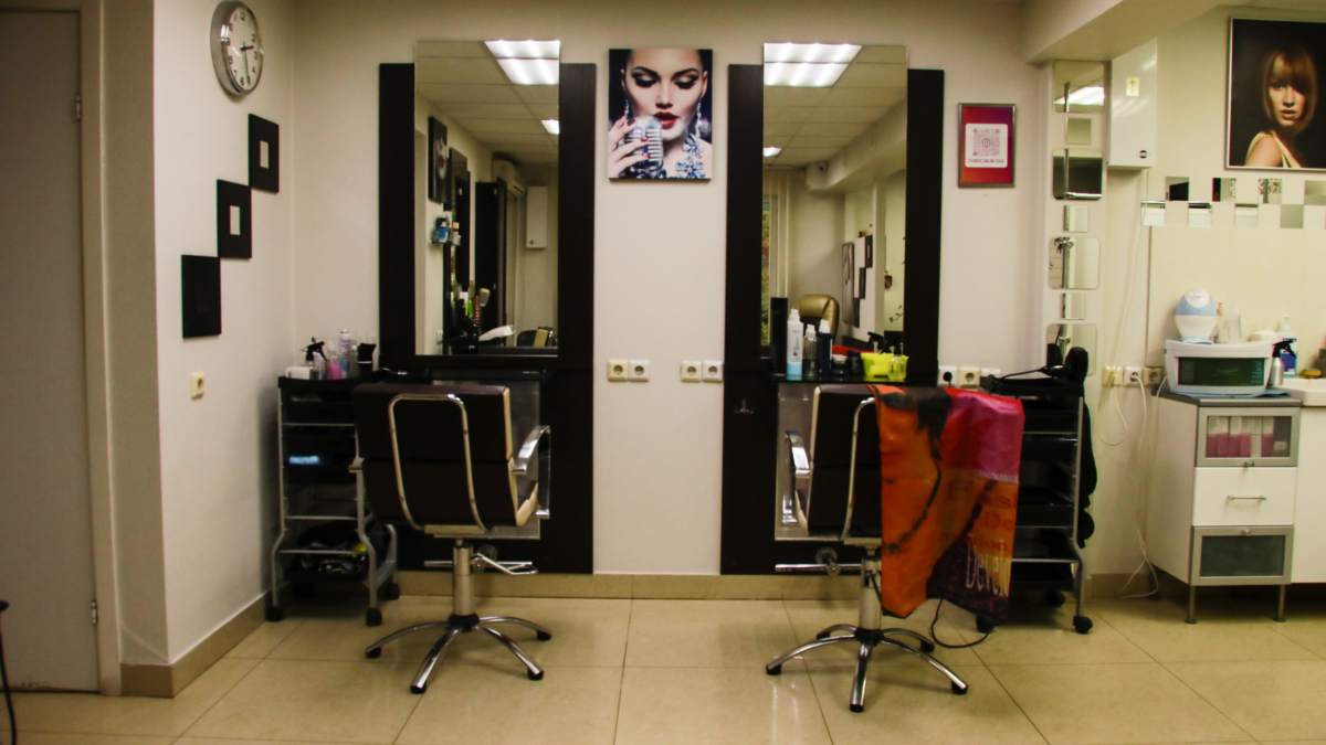 Лунный календарь стрижек на январь 2026: благоприятные дни для роста волос и удачи ООО «СДК»