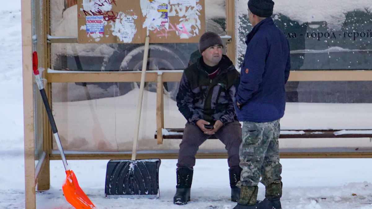 Лайфхак для зимней уборки: чем обработать лопату, чтобы снег не лип Светлана Мулыкина