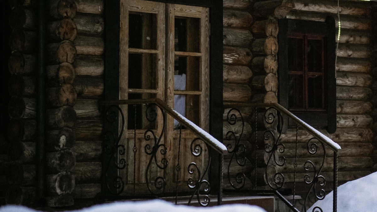 Забытый секрет тепла: почему старики советуют закидывать дом снегом — простая деревенская хитрость Светлана Мулыкина