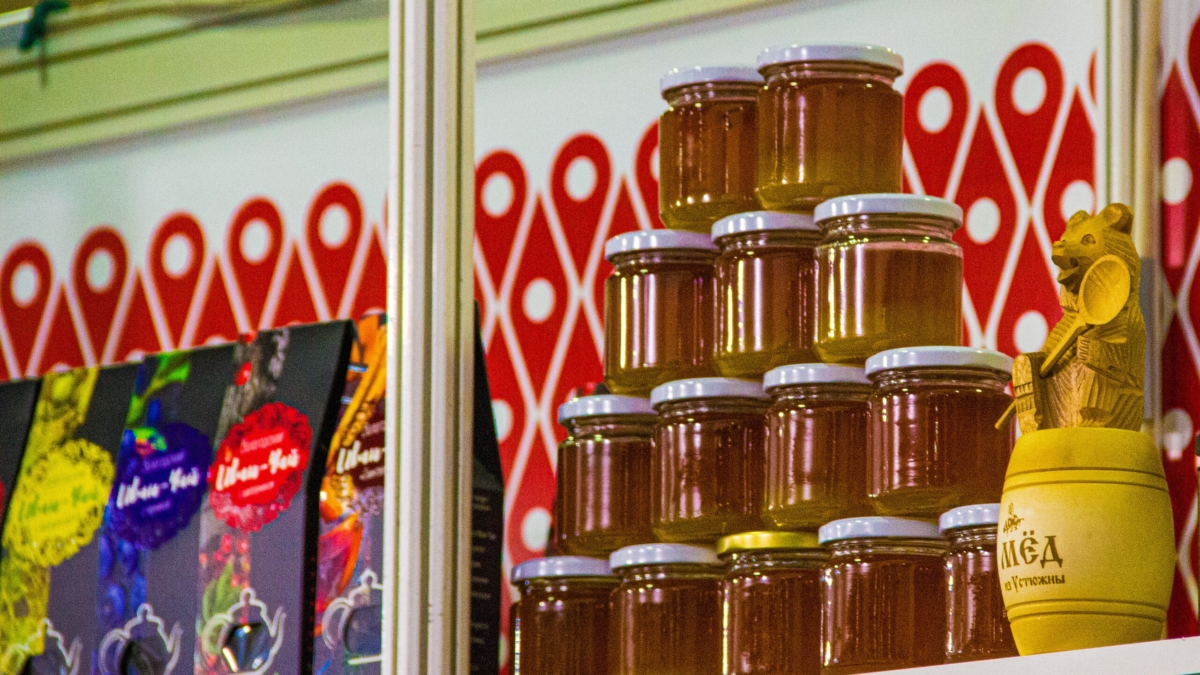 Стоп, микроволновка: как не превратить целебный мёд в пустой сироп — инструкция по сохранению пользы ИА SM-News