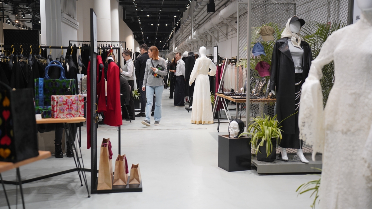 Формула британского стиля: укороченная куртка и юбка в клетку — идеальный образ Светлана Мулыкина