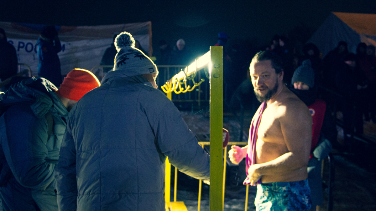 Одно неверное движение — и беда на весь год: опасные ошибки при купании на Крещение ИА SM-News