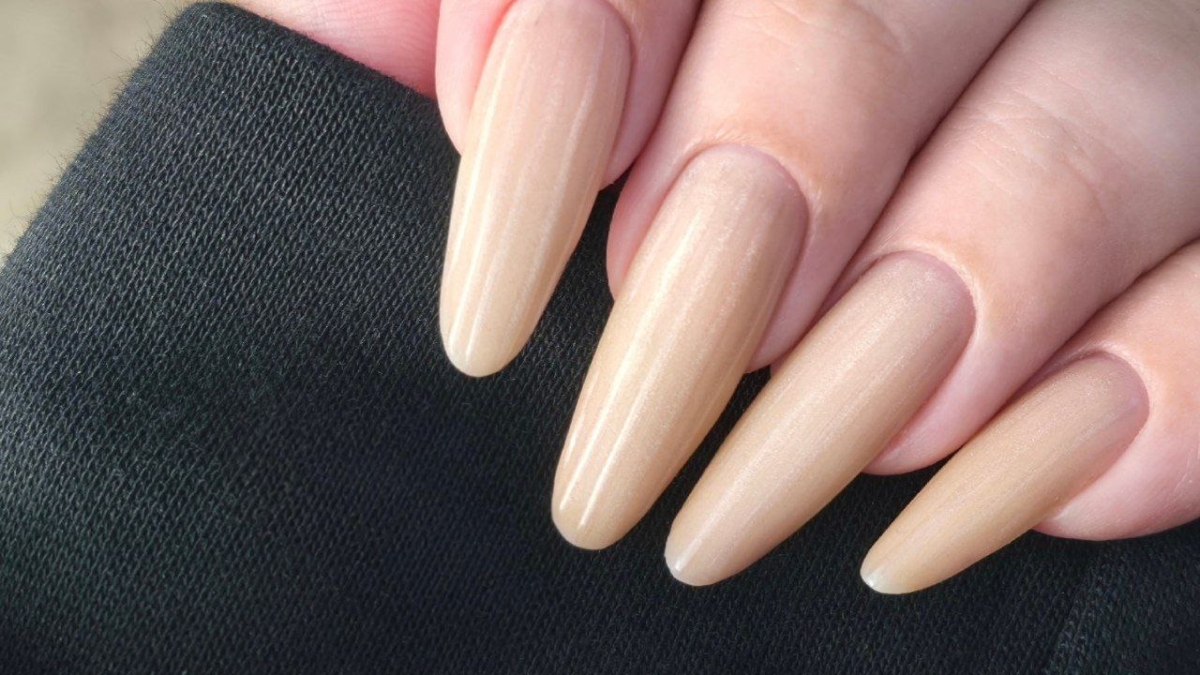 Скромно, но дорого: мягкие оттенки делают руки ухоженными без усилий — топ-нюды для маникюра 2026 ИА SM.News