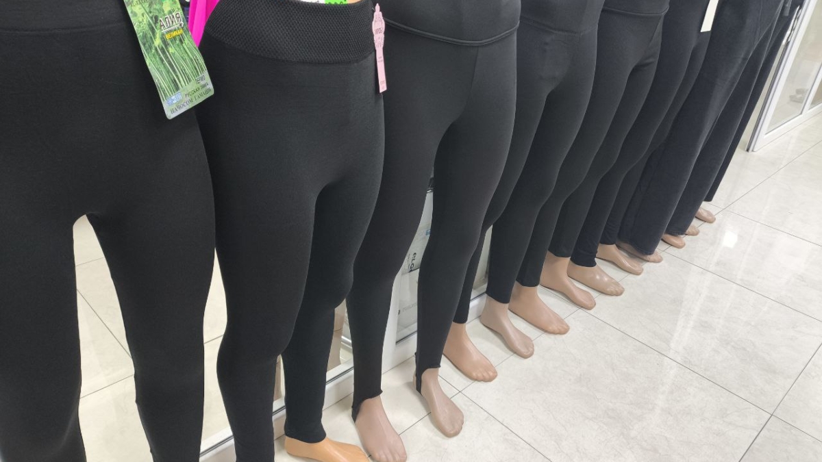 Спортшик без компромиссов: как носить спортивный костюм с жакетом и лодочками ИА SM.News