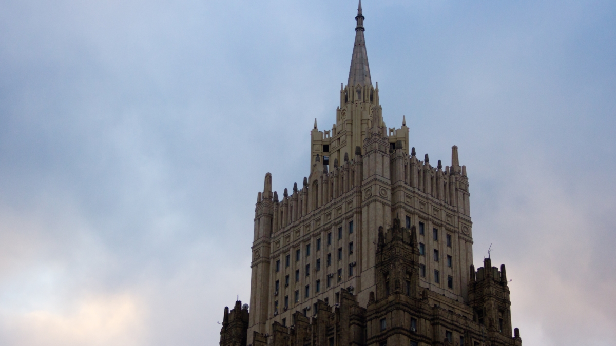 Колташов: Россия открыта для мирных консультаций, но не уступит стратегических интересов на Украине ИА SM-News